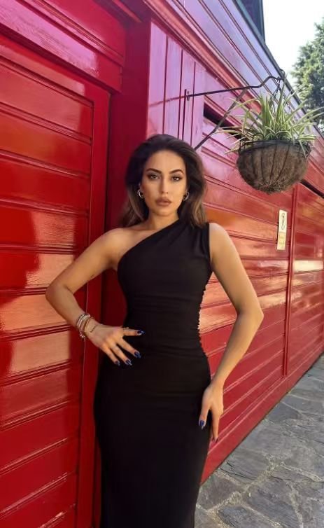 423b6f1170a74aadf678f0c60a0ecc36.jpg Women's one-shoulder midi dress - Image 1